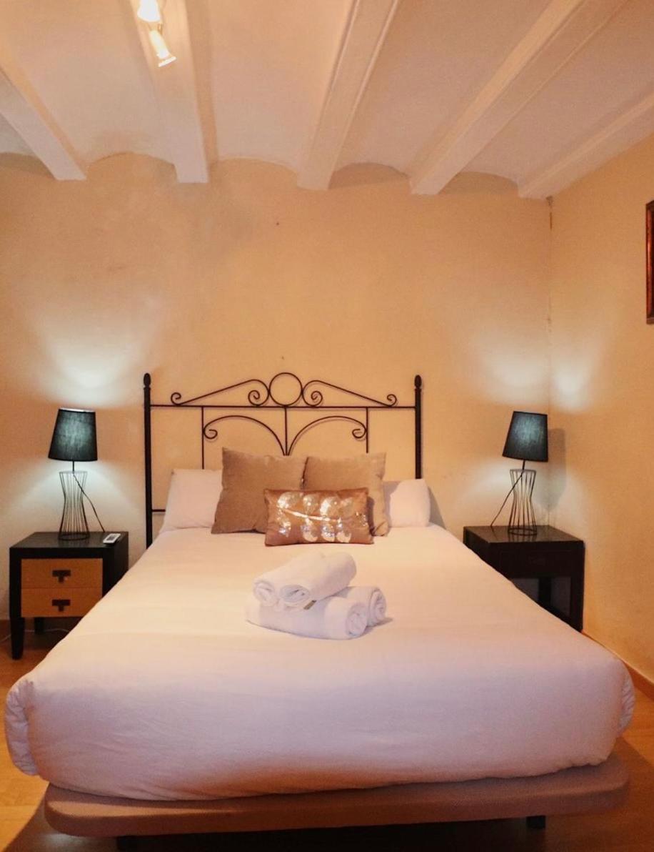 Private Rooms In City Center Барселона Екстериор снимка